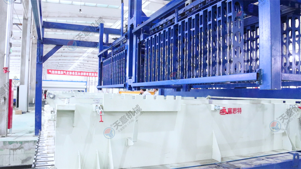 墻板機操作簡單 墻板設(shè)備技術(shù)成熟